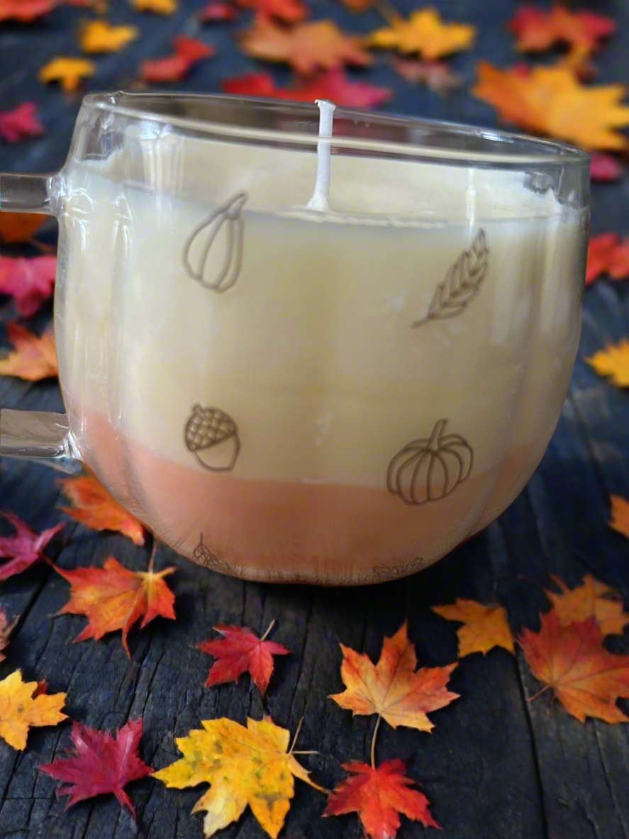 Apple and cinnamon mug candle