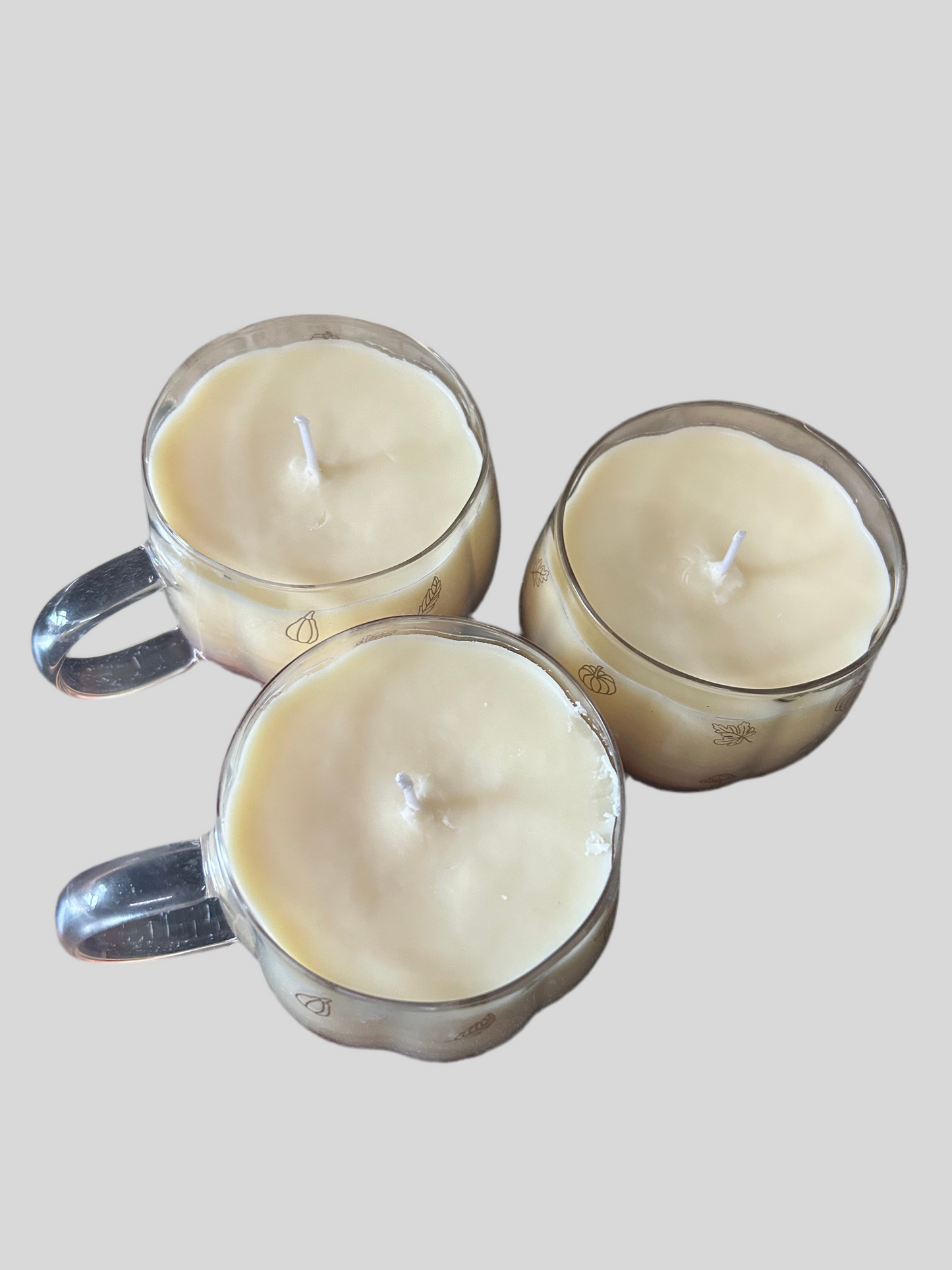 Apple and cinnamon mug candle