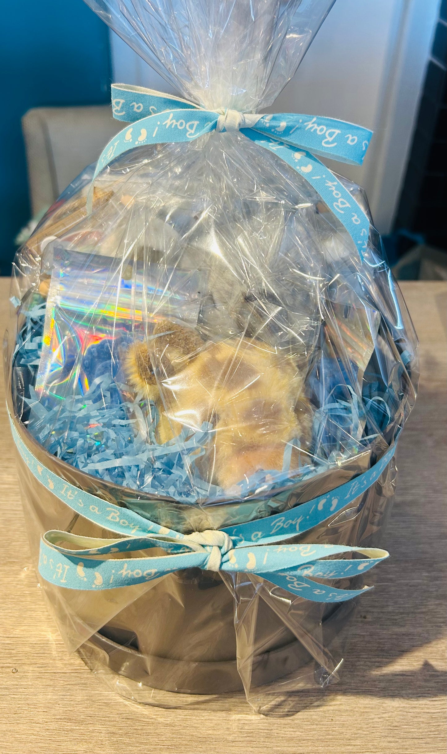 Baby shower hamper