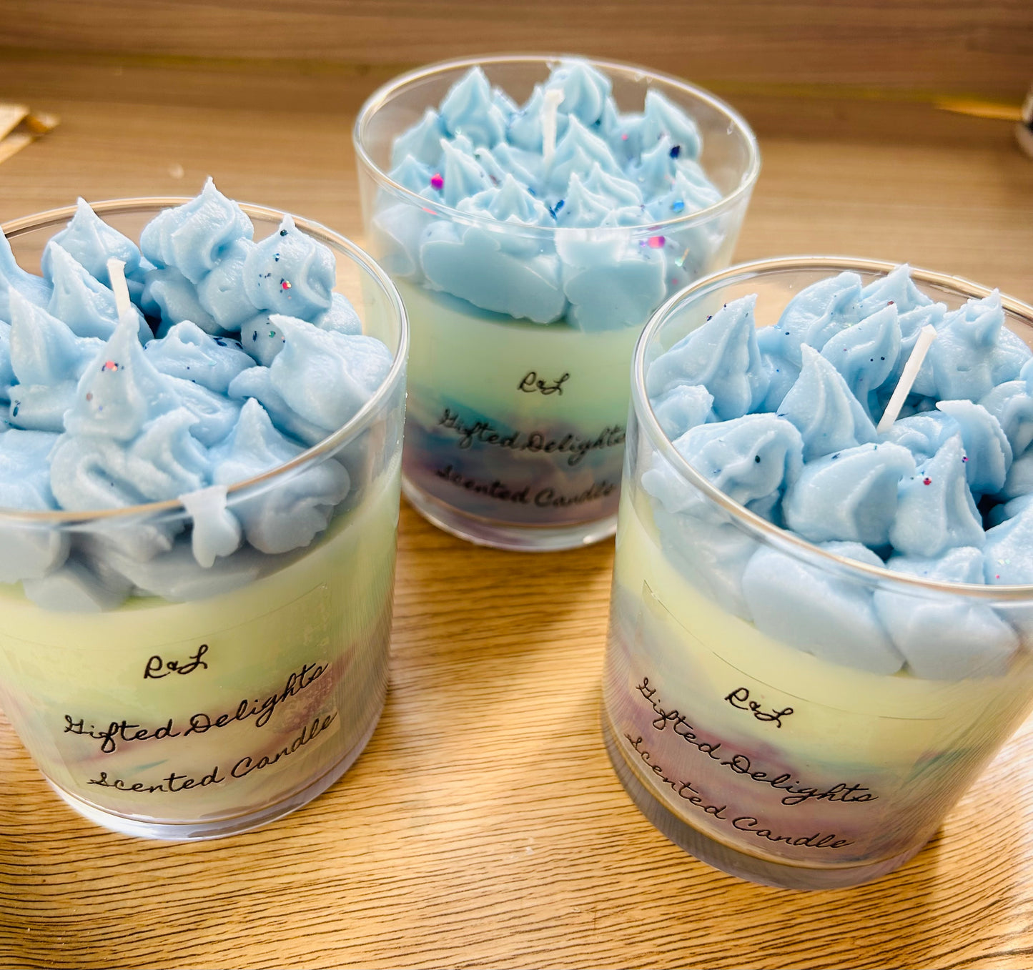 Bubble gum scented candle