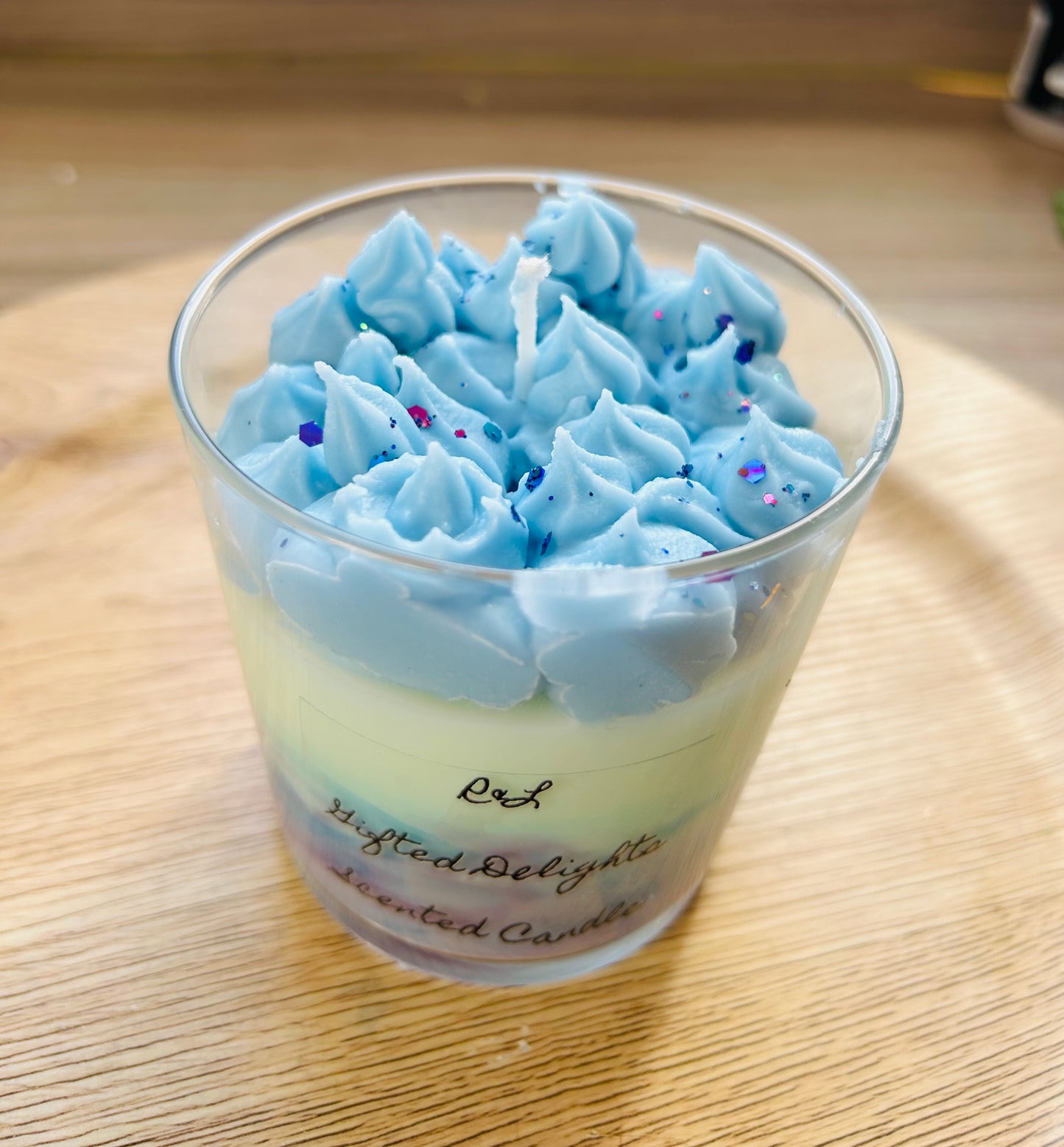 Bubble gum scented candle