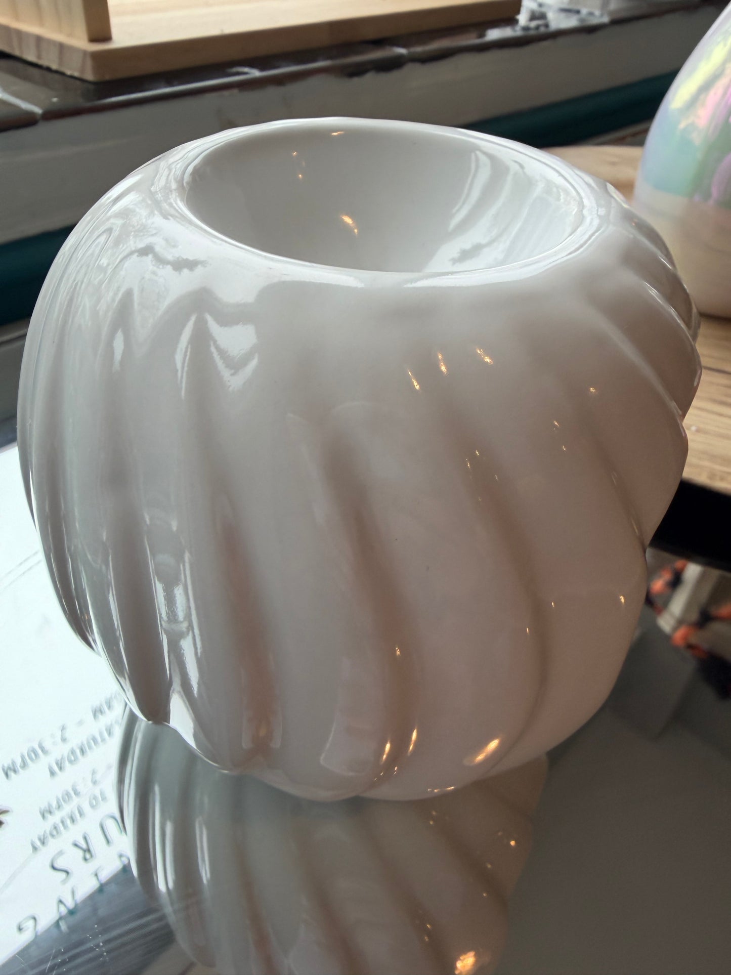 Ceramic wax melt burner