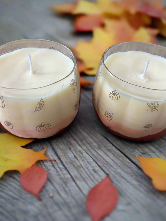 Apple and cinnamon mug candle