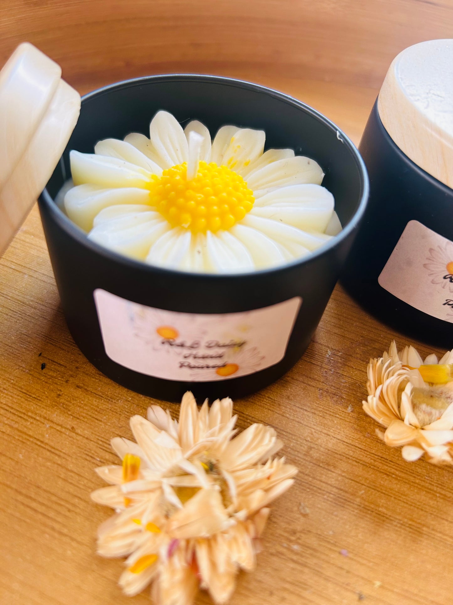 Daisy Scented candle tins