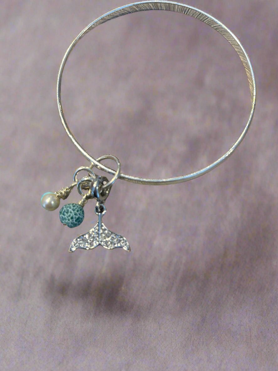 Silver pendant bangle